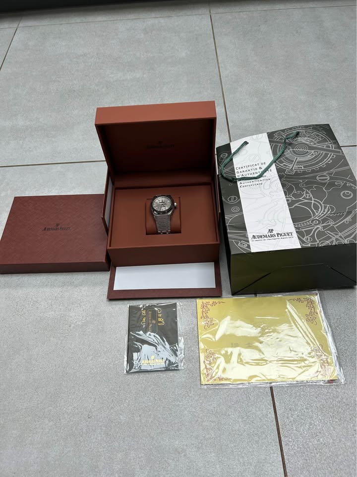 Audemars Piguet Royal Oak Selfwinding 41mm Stainless Steel – Silver Tapisserie Dial